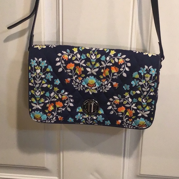 VERA BRADLEY SHOULDER BAG WITH LEATHER STRAP - Picture 4 of 11